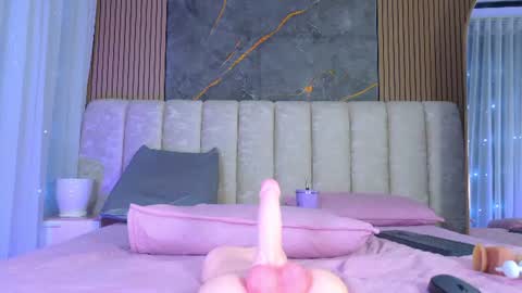 miia scoott  online show from August 9, 3:24 pm