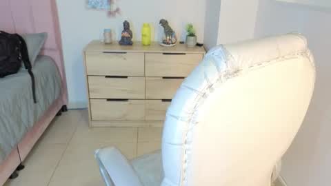 M I I A online show from July 31, 1:34 am