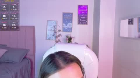 M I I A online show from August 11, 1:29 am