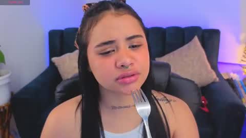Mia online show from July 27, 1:38 pm
