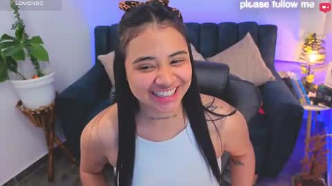 Mia online show from July 27, 5:18 pm