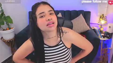 Mia online show from July 29, 2:02 pm