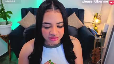 Mia online show from August 8, 3:12 pm
