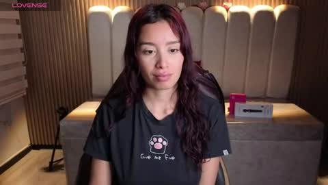 miiaa_evans1 online show from August 6, 8:08 pm