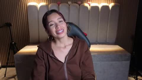 miiaa_evans1 online show from August 12, 7:49 pm