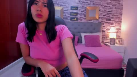 miiaabloom online show from August 3, 8:49 pm