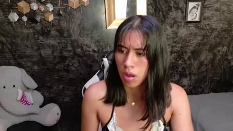 miiaabloom online show from August 8, 11:05 pm