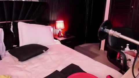 Mia Monroe online show from August 14, 10:19 am