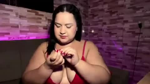 miiabellucci online show from August 2, 10:49 pm