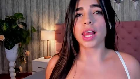 Mia online show from June 20, 5:07 am
