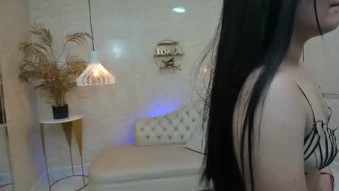 Mia Saenz  online show from August 14, 12:03 am