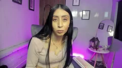 Sophia  online show from August 5, 5:05 am