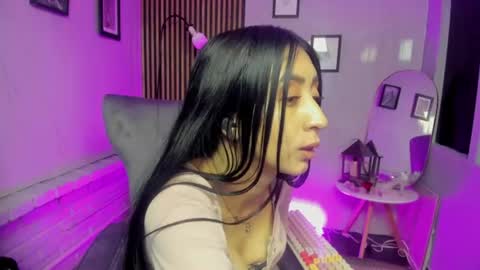 Sophia  online show from August 5, 6:11 am