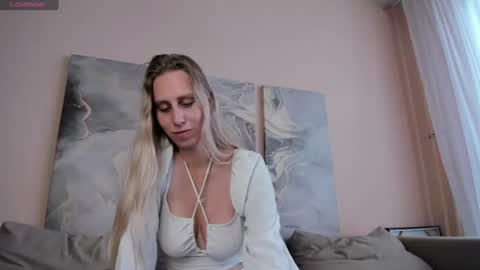 miissblonde online show from July 15, 4:13 am