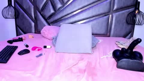 miistyrose online show from August 1, 5:24 am