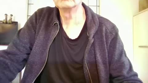 mik online show from June 5, 10:09 am