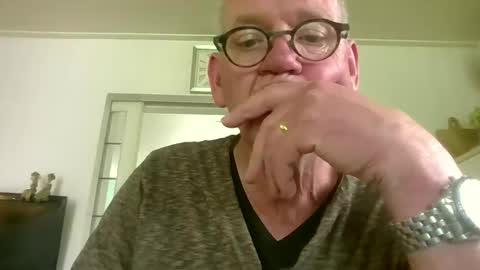 mik online show from June 8, 12:55 pm