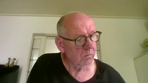 mik online show from July 6, 10:29 am