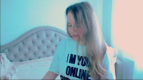 Mikaella online show from August 17, 9:47 am