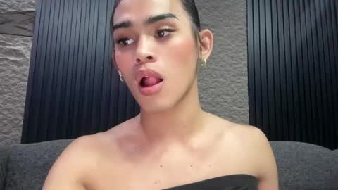 mika_pedersen online show from August 18, 1:33 am
