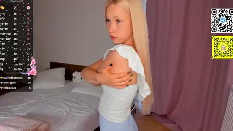 Angel girl online show from August 10, 7:43 am