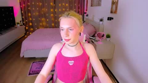 mikaella_nicole online show from August 8, 6:19 pm