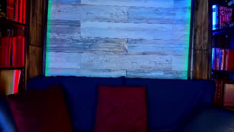   online show from July 28, 9:04 am