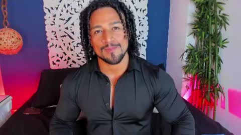   online show from August 9, 9:38 pm