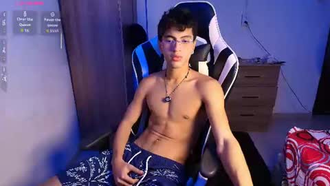Mike Pineapple online show from July 25, 3:54 am