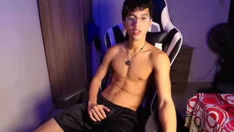 Mike Pineapple online show from July 30, 4:09 am