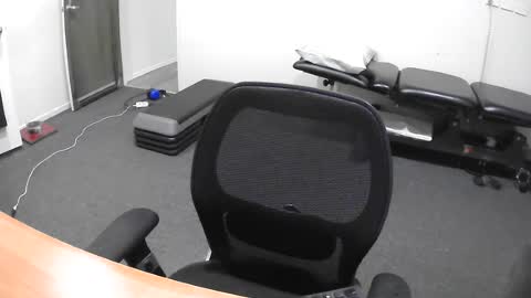 mikeyd87496034 online show from August 1, 10:16 pm