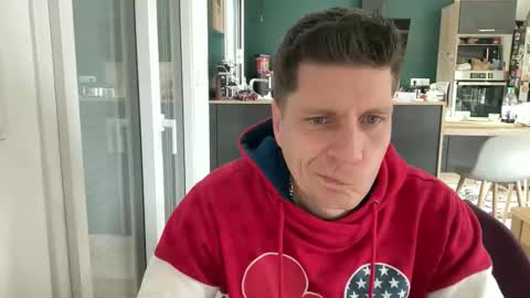 miklp8463 online show from April 3, 7:27 am