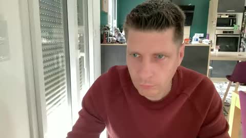 miklp8463 online show from May 19, 6:58 am