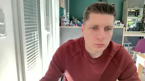 miklp8463 online show from May 20, 8:04 am