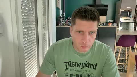miklp8463 online show from May 26, 9:21 am