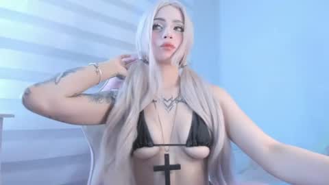 Emily williams    online show from July 18, 12:00 am