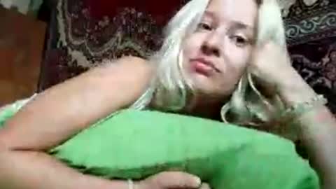Mila 420 online show from August 1, 8:20 am