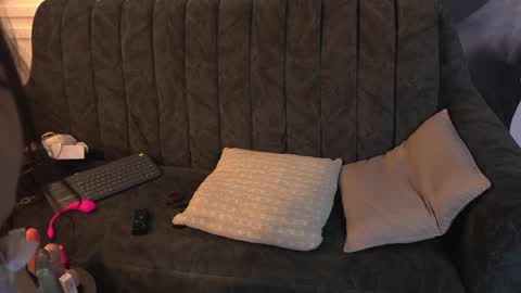 Mila and Nia  online show from April 1, 5:16 am