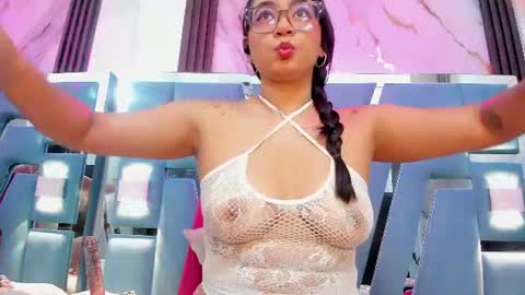 mila_clum online show from August 5, 12:47 pm