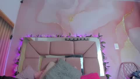 mila_grace_ online show from August 14, 11:08 pm