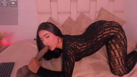 Mila Hudson  online show from August 5, 10:08 pm