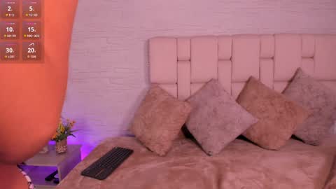 Mila Hudson  online show from August 10, 7:48 pm