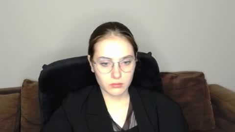 mila_keyy online show from March 13, 8:38 pm