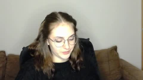 mila_keyy online show from March 27, 9:10 pm