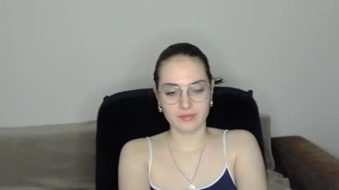 mila_keyy online show from April 7, 8:07 pm