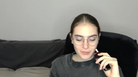 mila_keyy online show from April 21, 9:51 pm