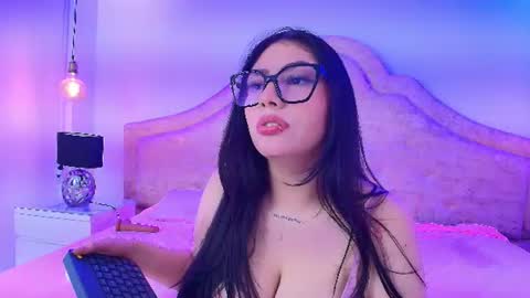mila_lune1 online show from August 7, 5:18 am