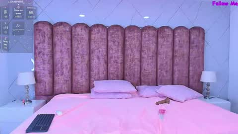 mila_lune1 online show from August 9, 4:46 am