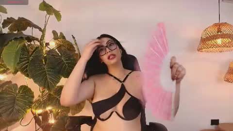 mila_lune1 online show from August 12, 5:10 am