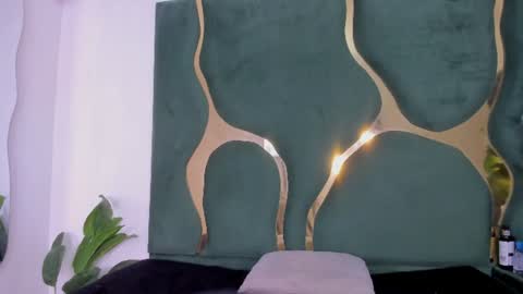 mila_petiteasm online show from August 4, 2:47 pm